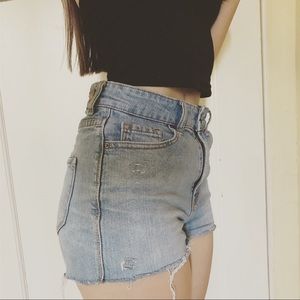 Urban Outfitters BDG denim shorts - size 26